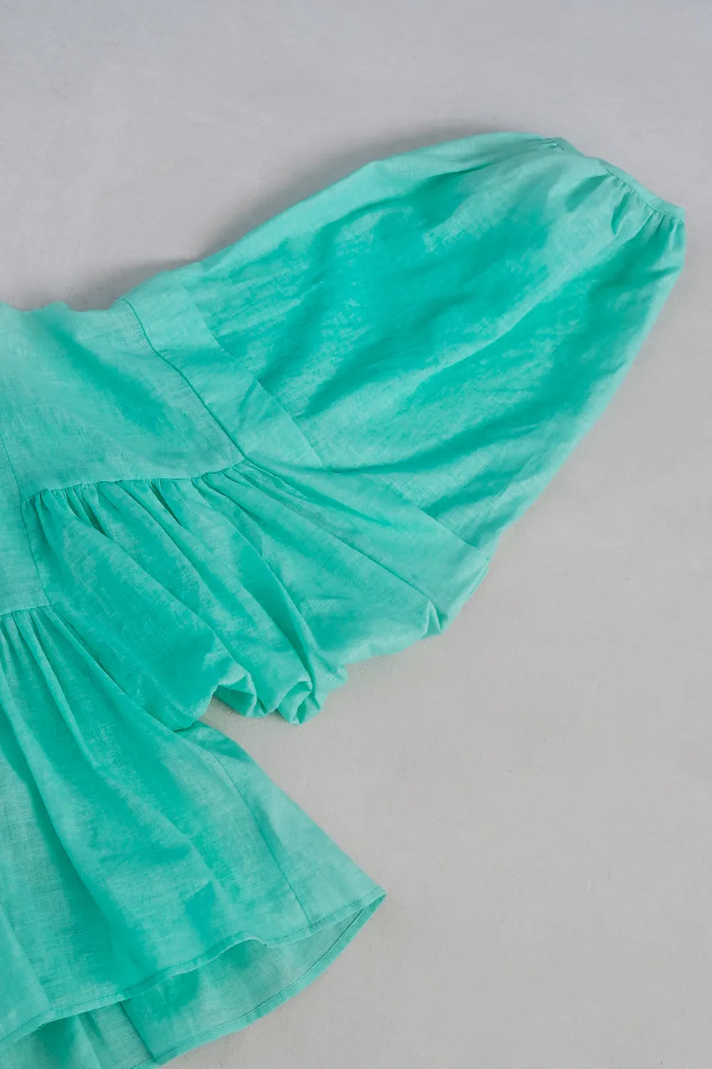 【LILA n' citta】ギャザー袖プルオーバー