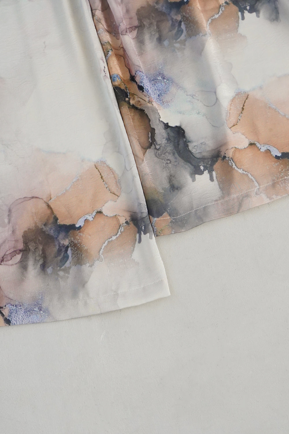 LILA n'citta】水彩柄サテンイージーパンツ – LILA & CITTA