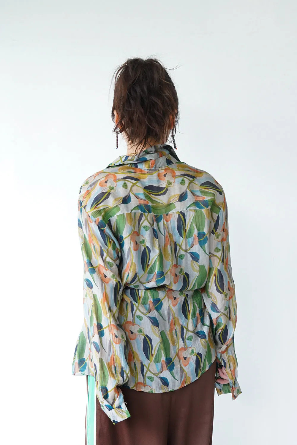 リーフ柄シャツ