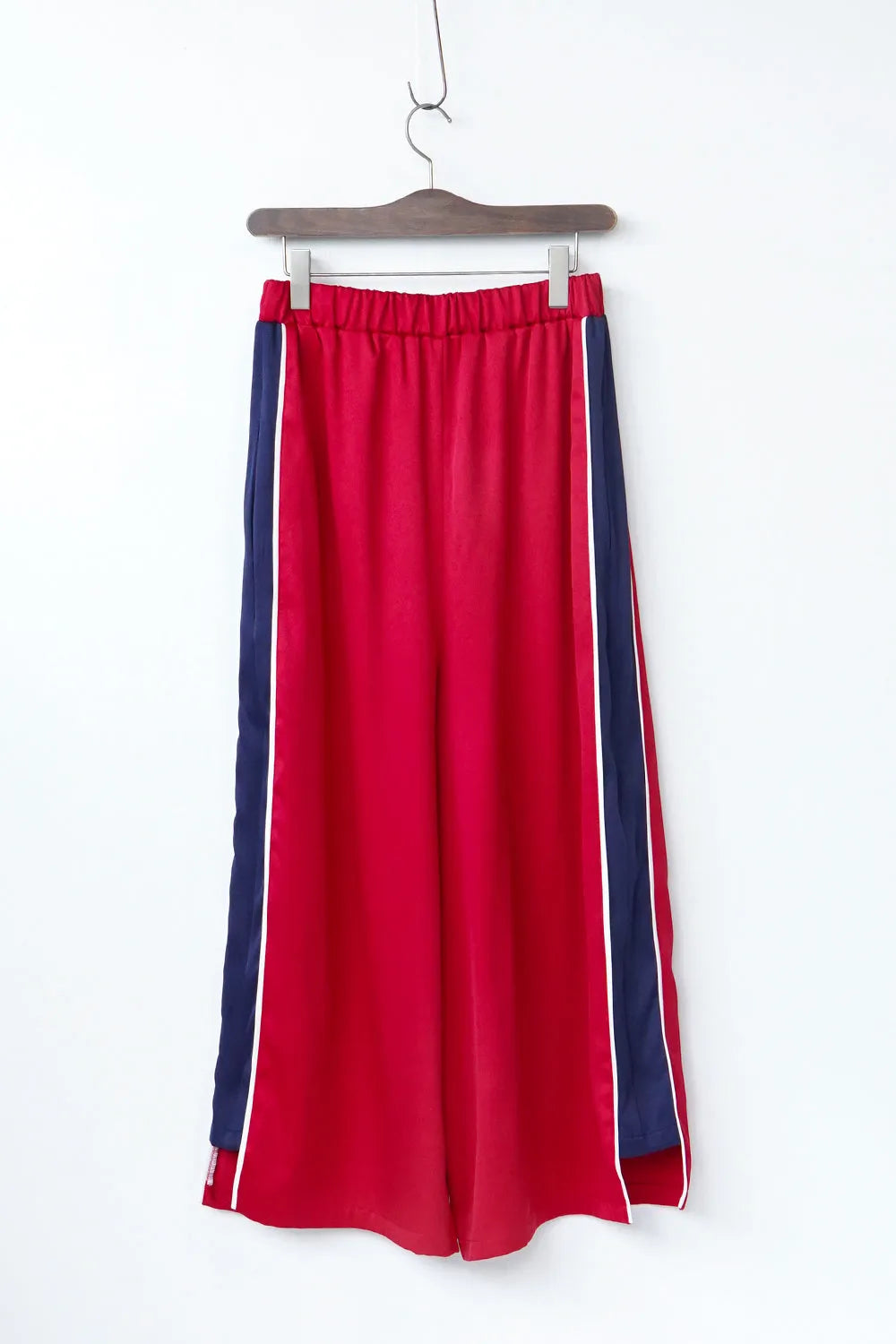 【LILA n’ citta】サイド配色トラックパンツ