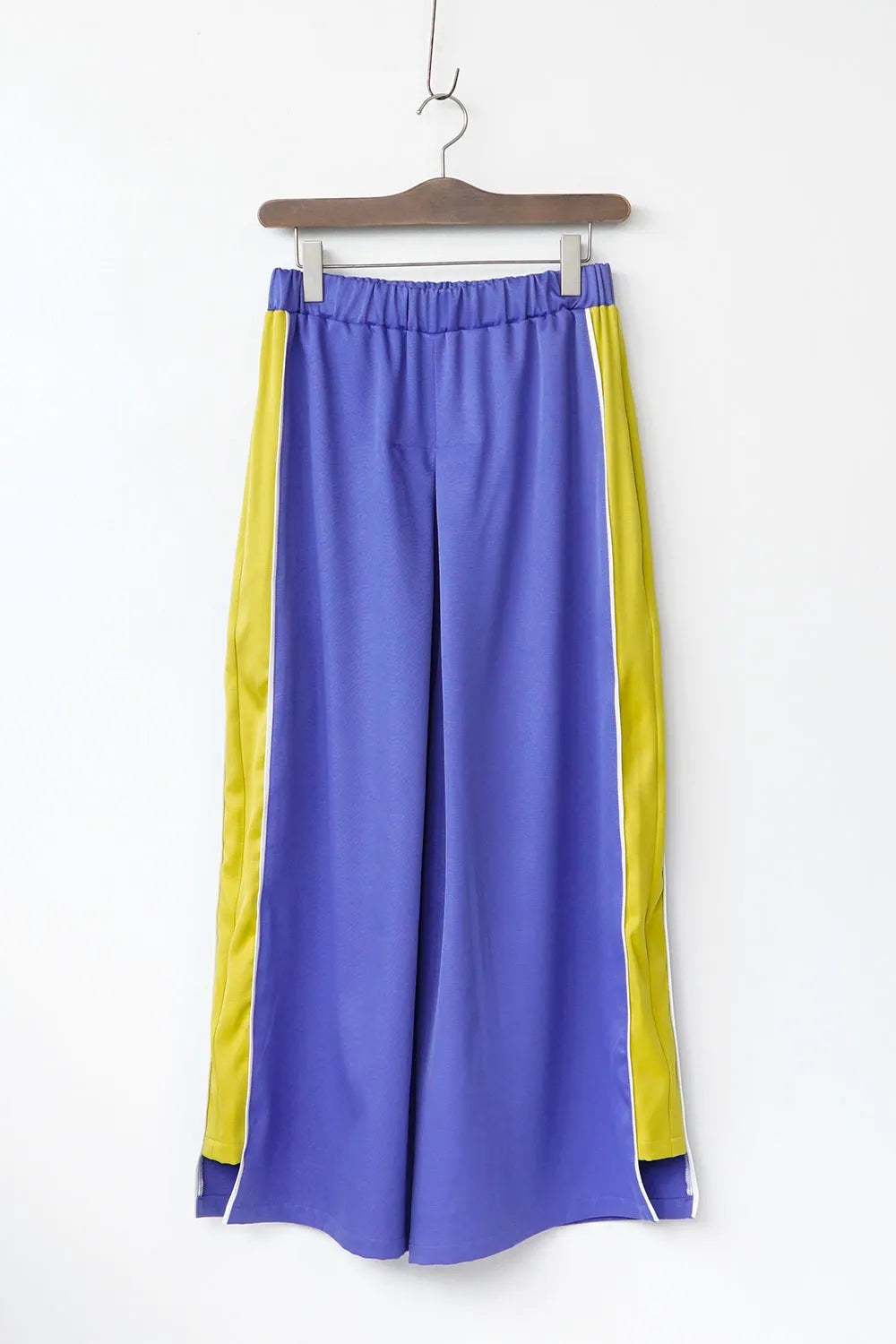 【LILA n’ citta】サイド配色トラックパンツ