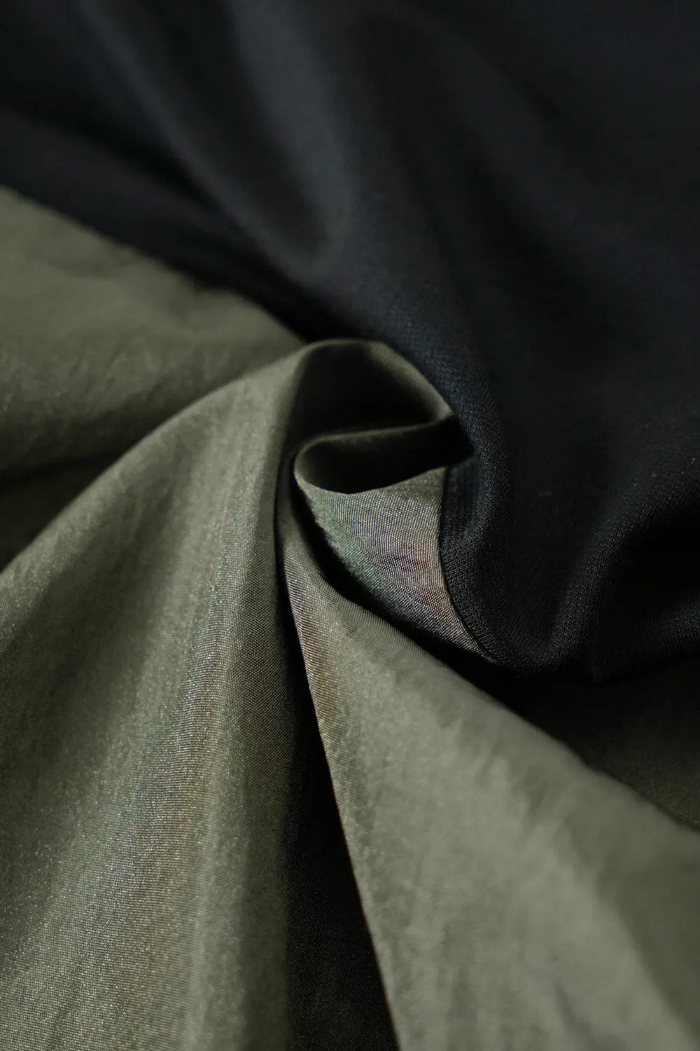 異素材切替ナイロンバルーンワンピース