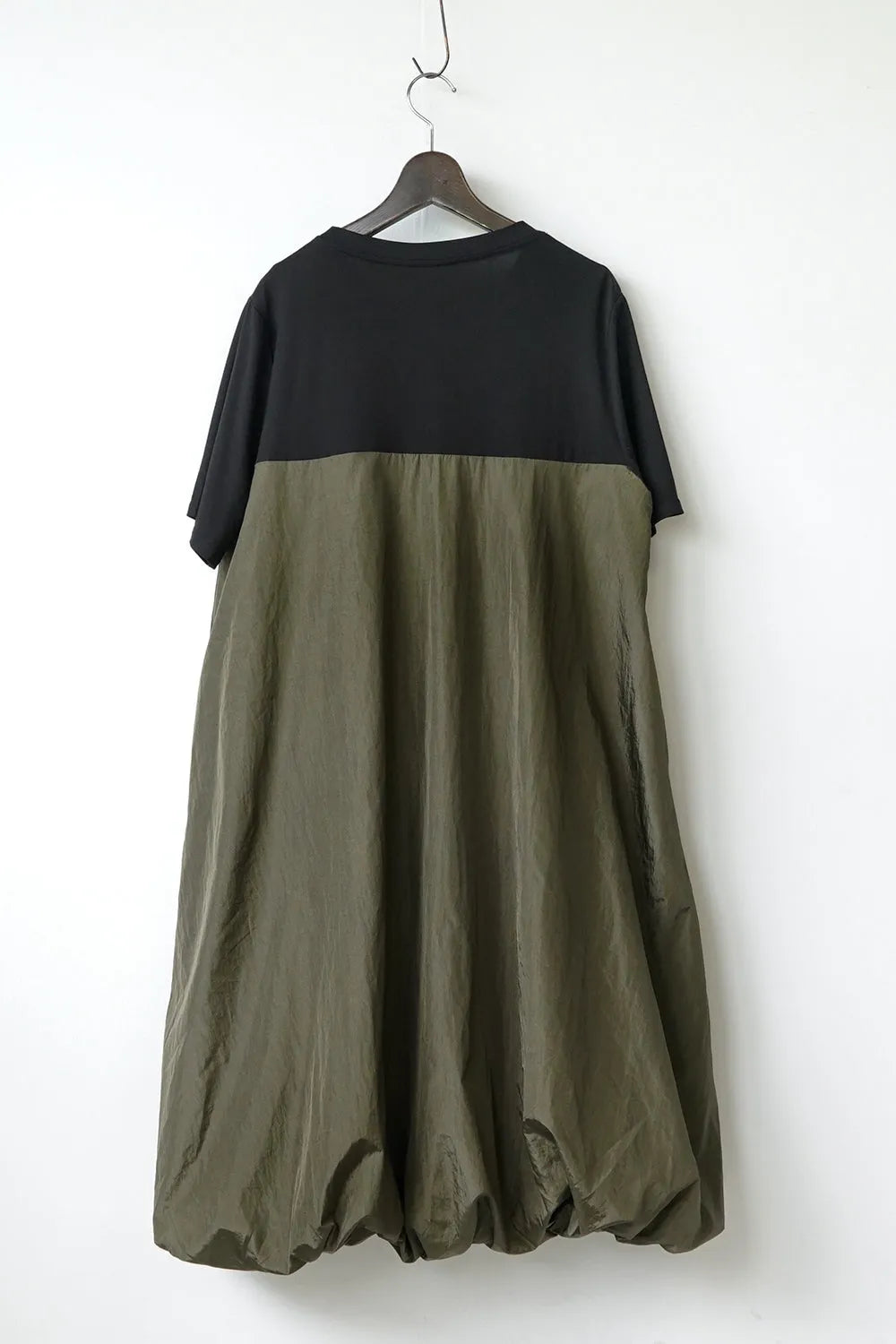 異素材切替ナイロンバルーンワンピース