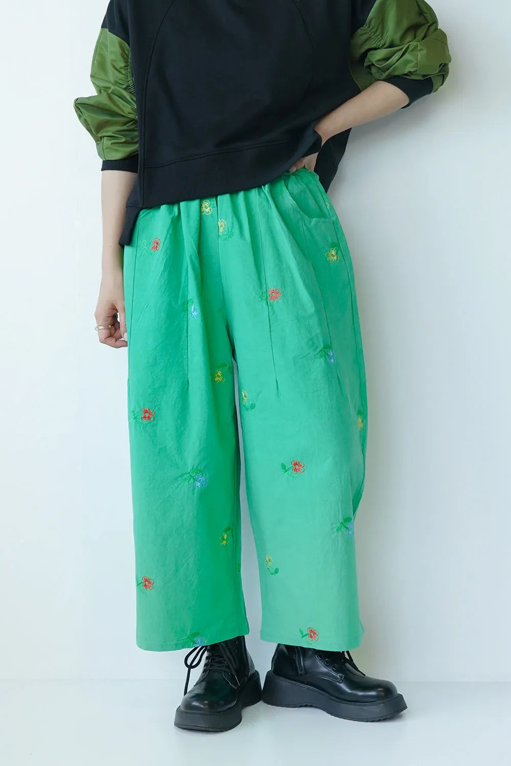 花刺繍コットンワイドパンツ