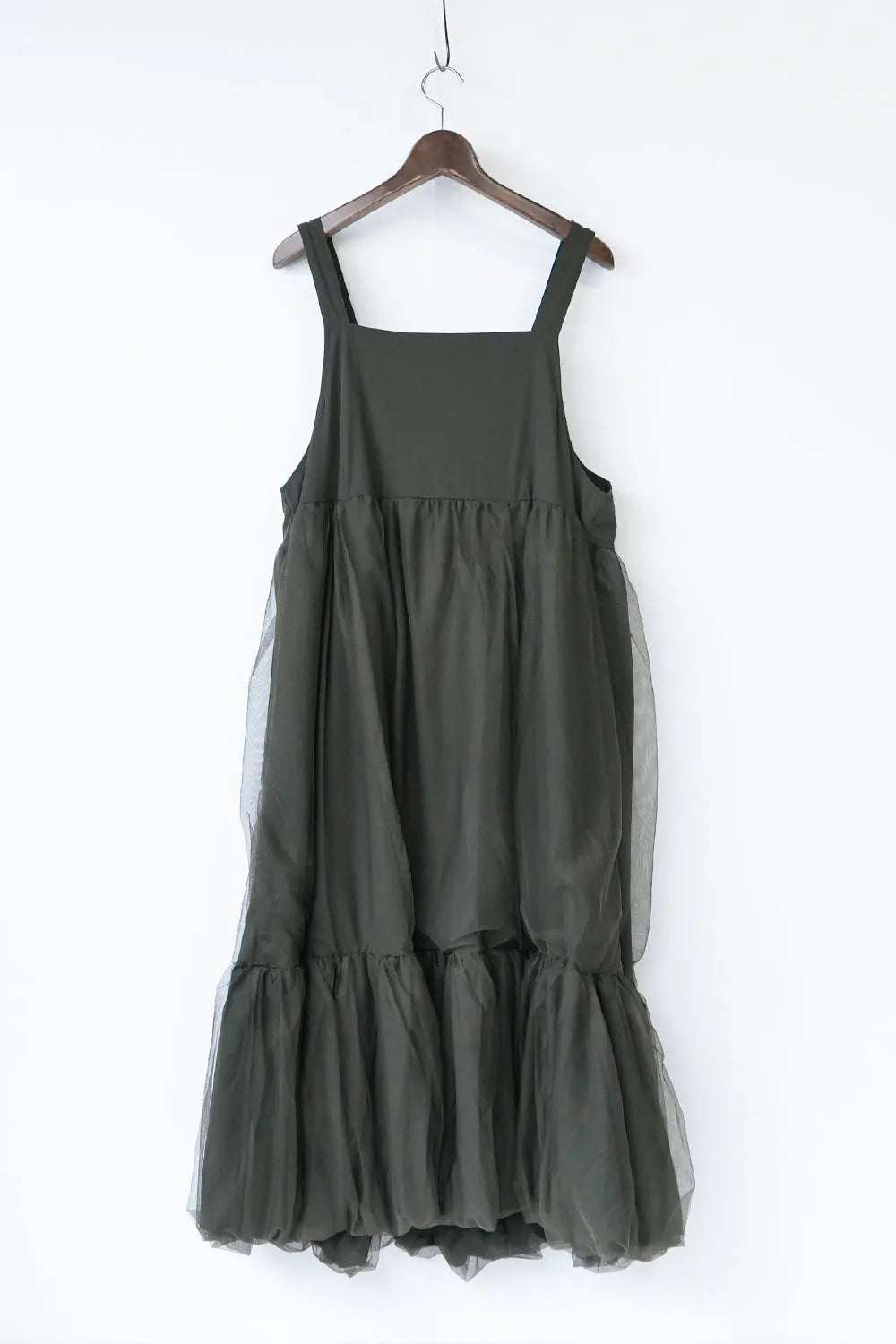 チュールレイヤードボリュームジャンパースカート