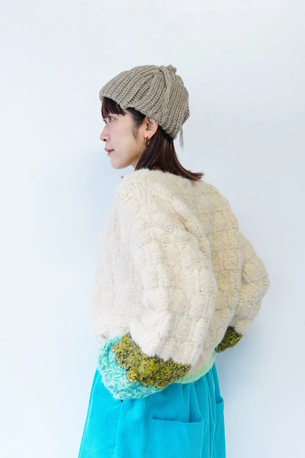 袖配色ボリュームニット