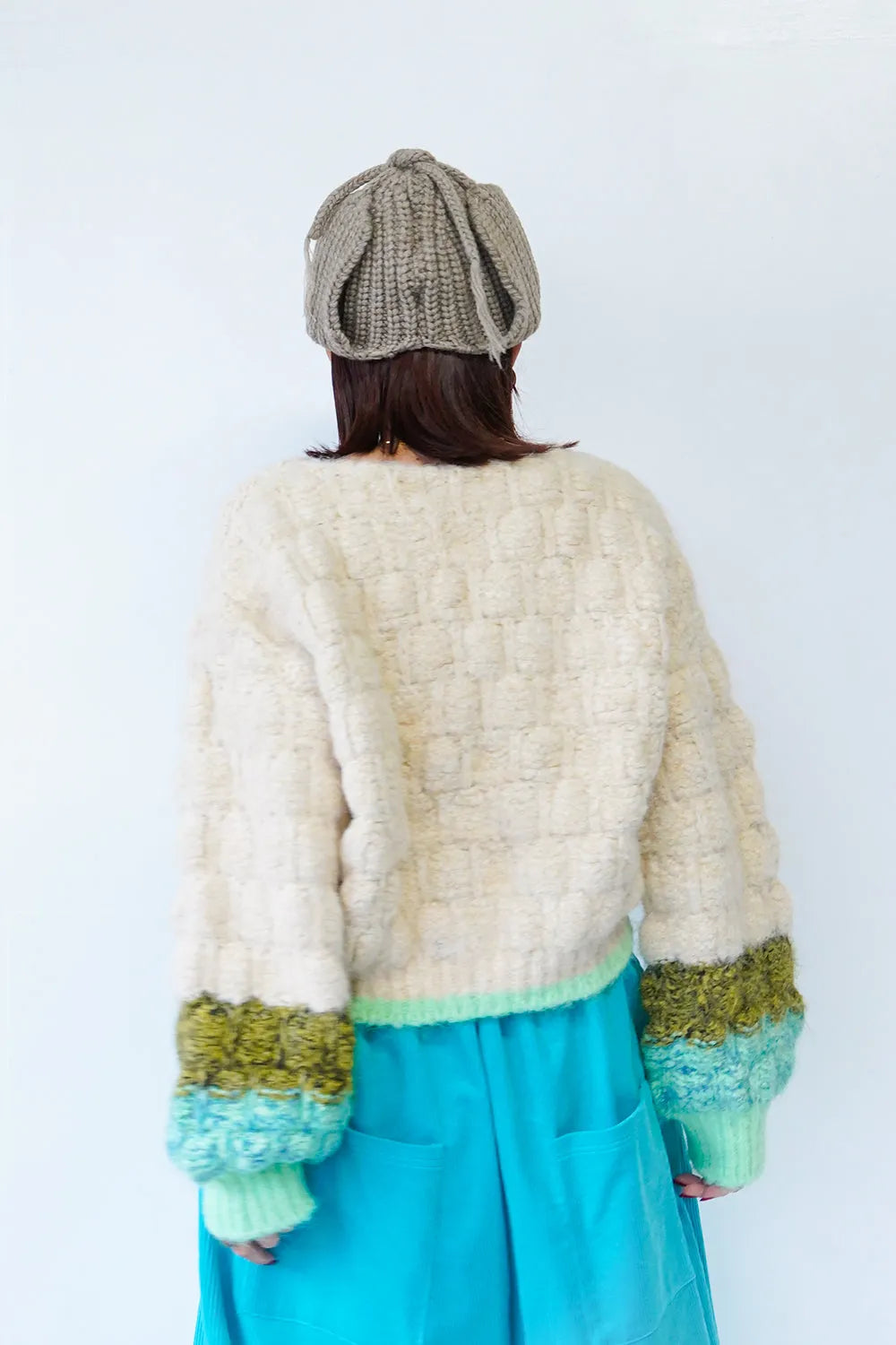 袖配色ボリュームニット