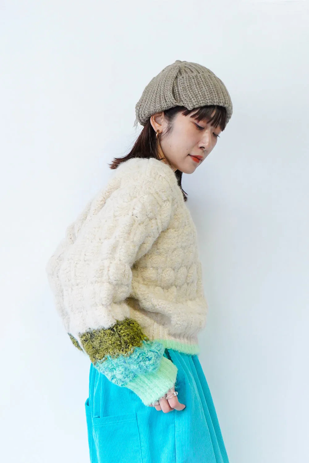 袖配色ボリュームニット