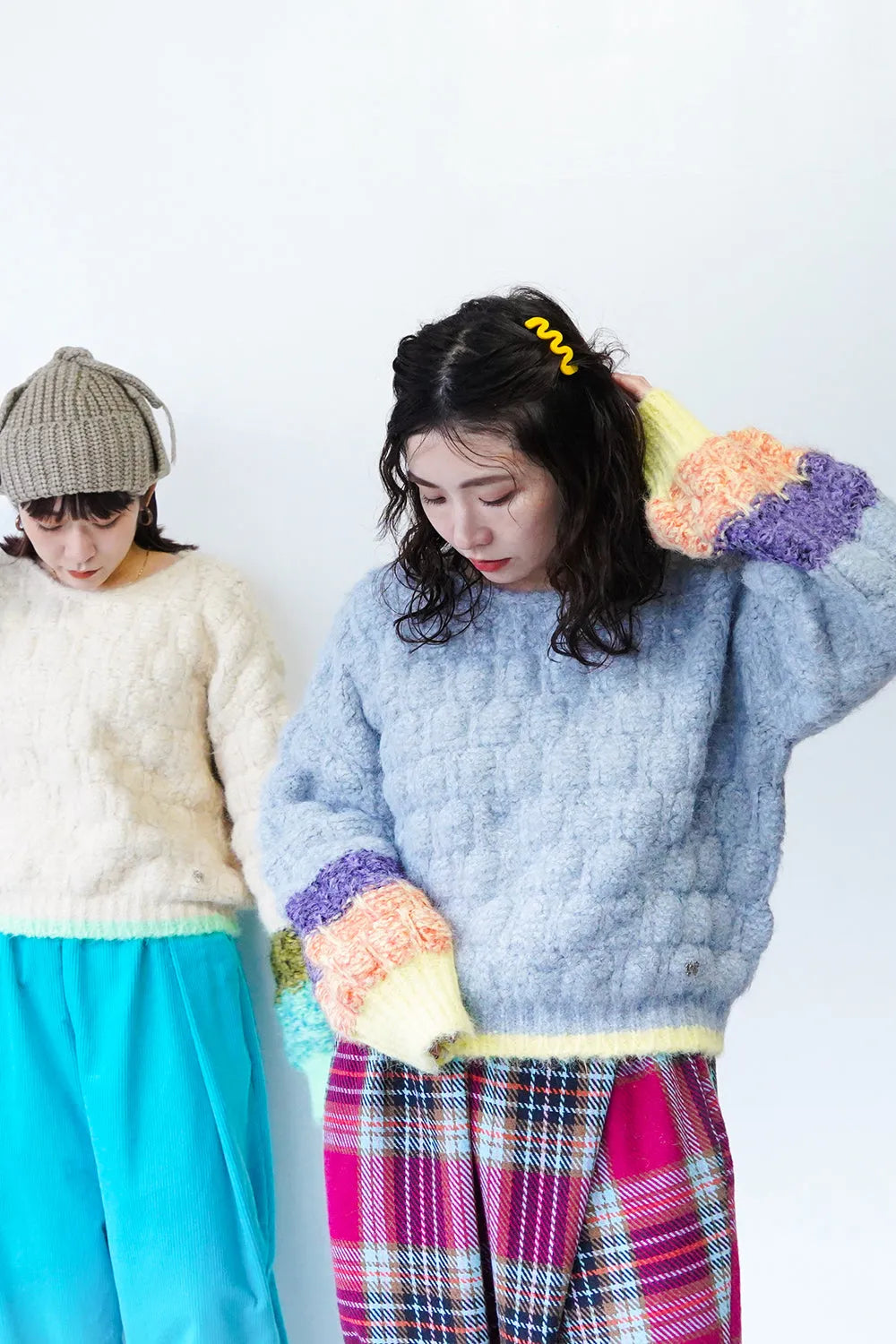 袖配色ボリュームニット