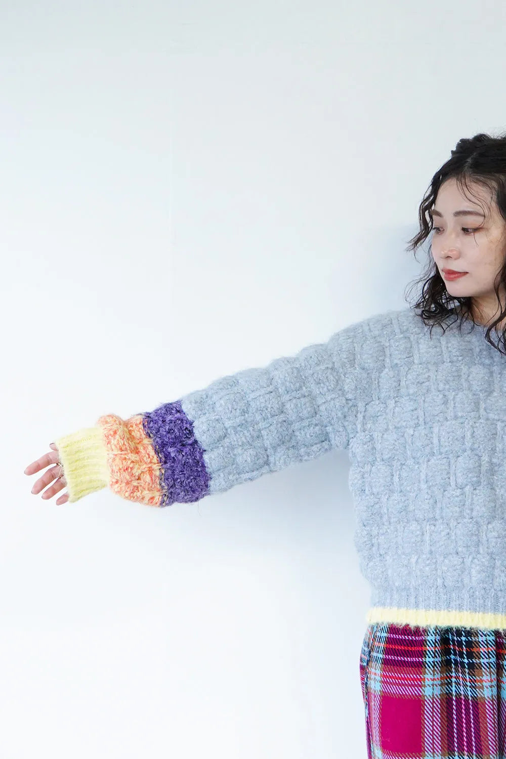 袖配色ボリュームニット