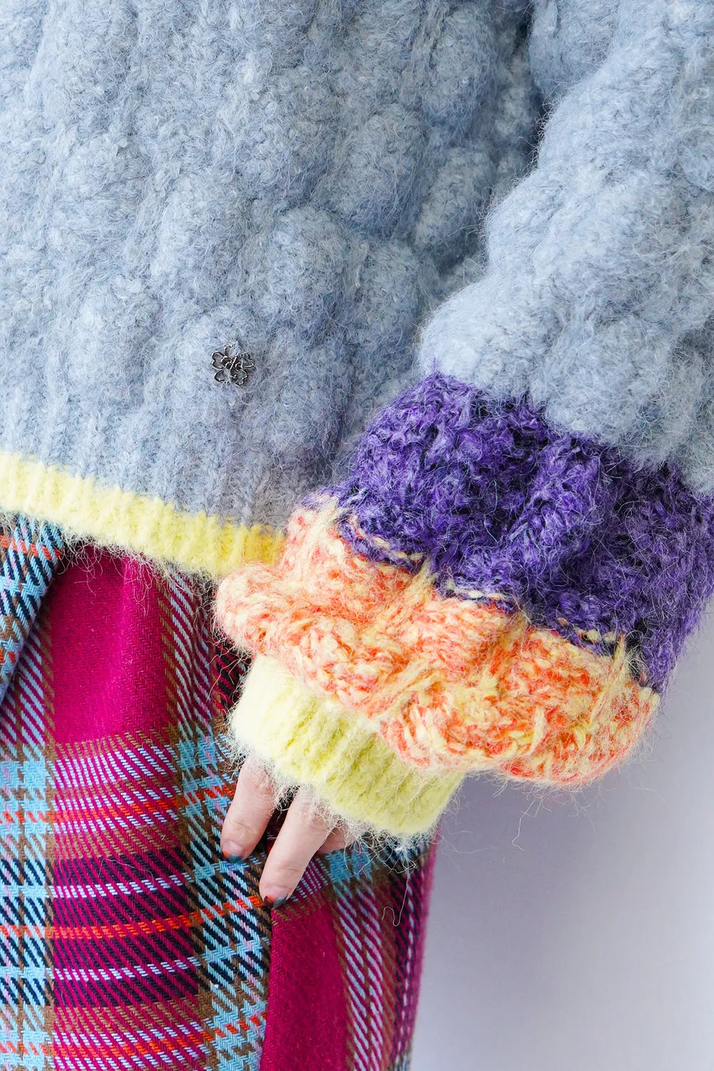 袖配色ボリュームニット