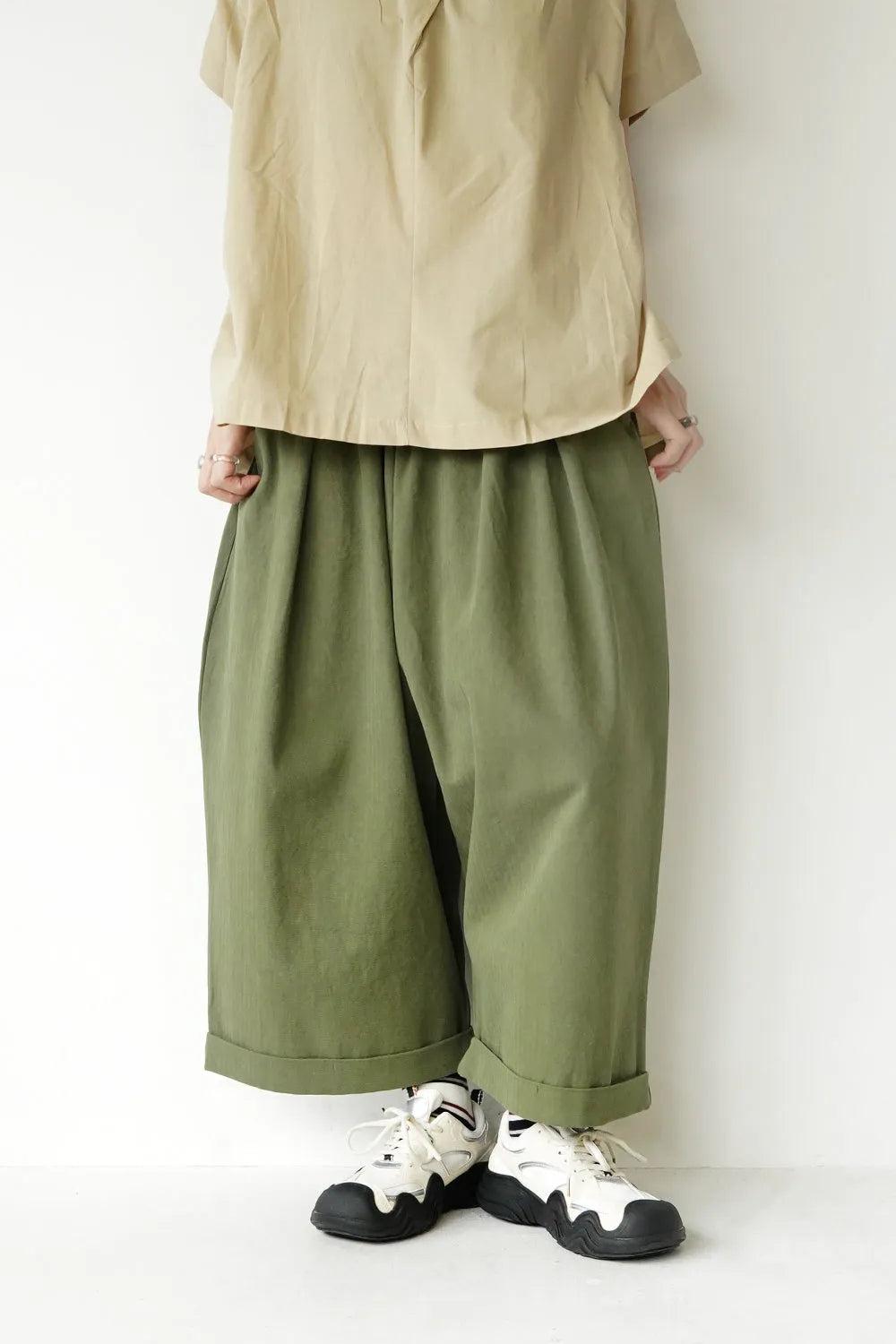 カラータックワイドパンツ