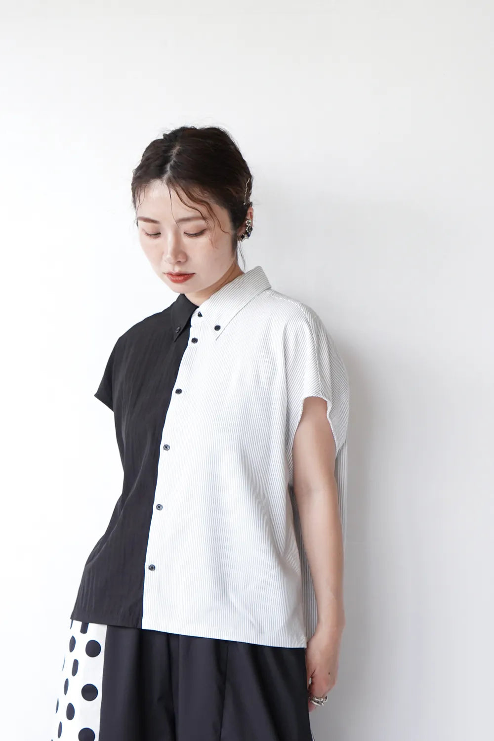 【MICALLE MICALLE】無地×ストライプ配色ドレープシャツ