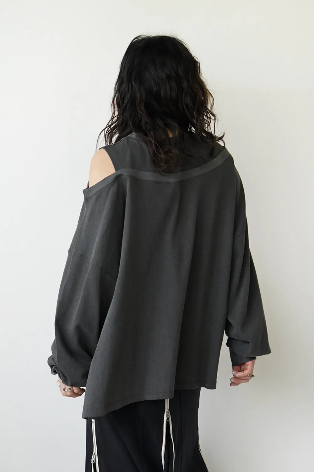 ワンショルオープンカットソー