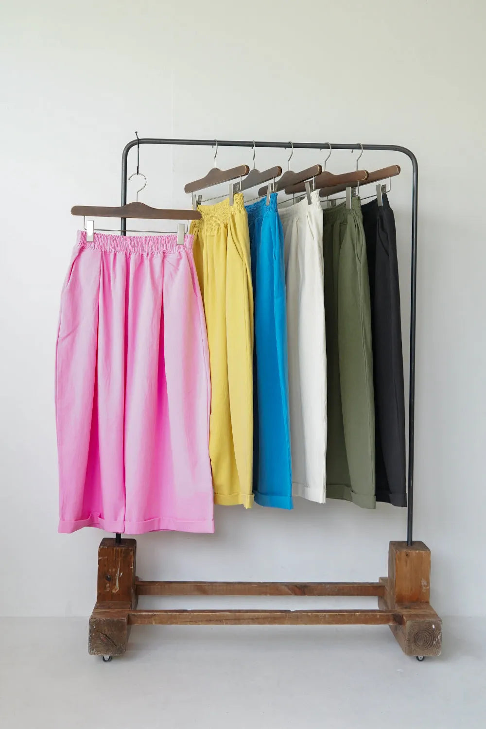 カラータックワイドパンツ