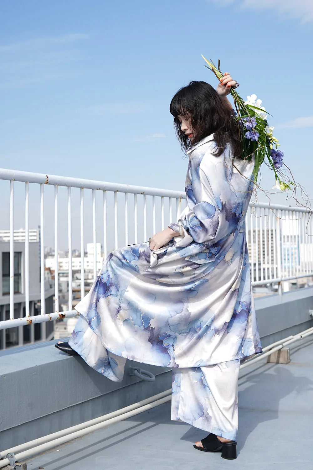 【LILA n’citta】水彩柄サテンイージーパンツ