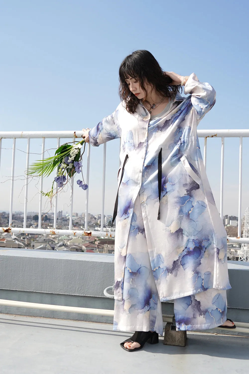 【LILA n’citta】水彩柄サテンイージーパンツ