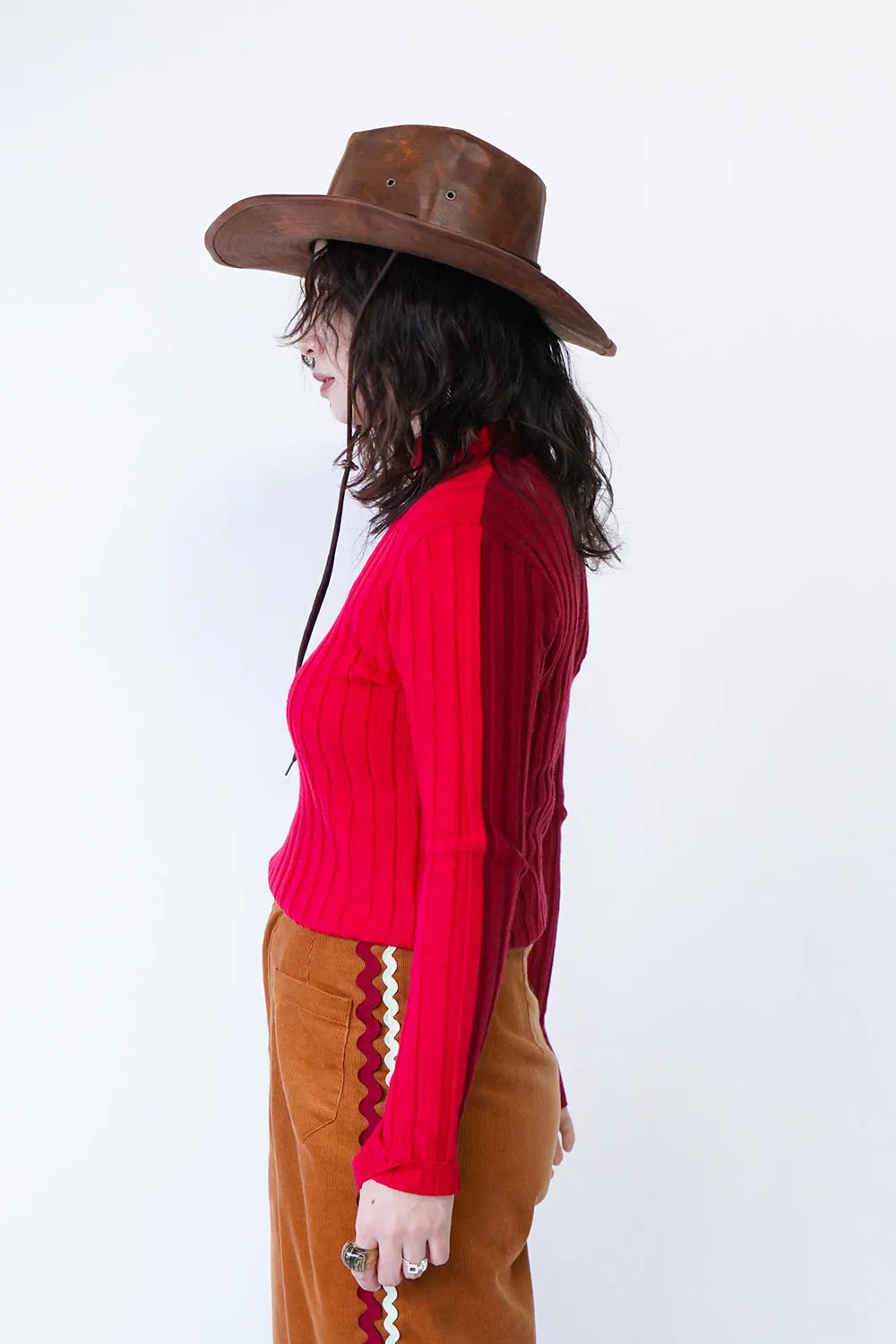 前後バイカラーハイネックニットソー