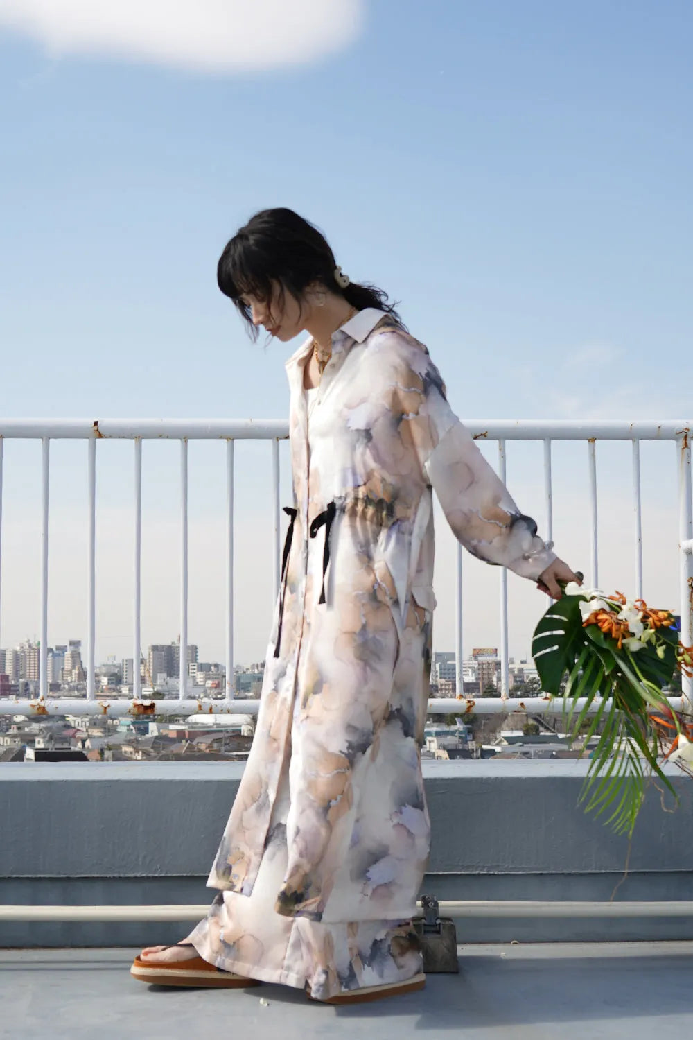 【LILA n’citta】水彩柄サテンイージーパンツ