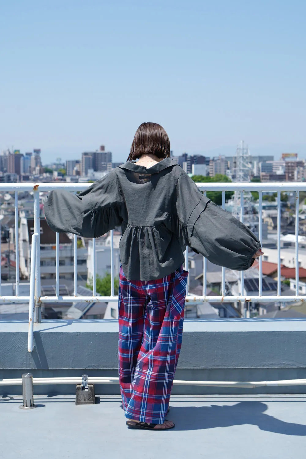 【LILA n' citta】ギャザー袖プルオーバー