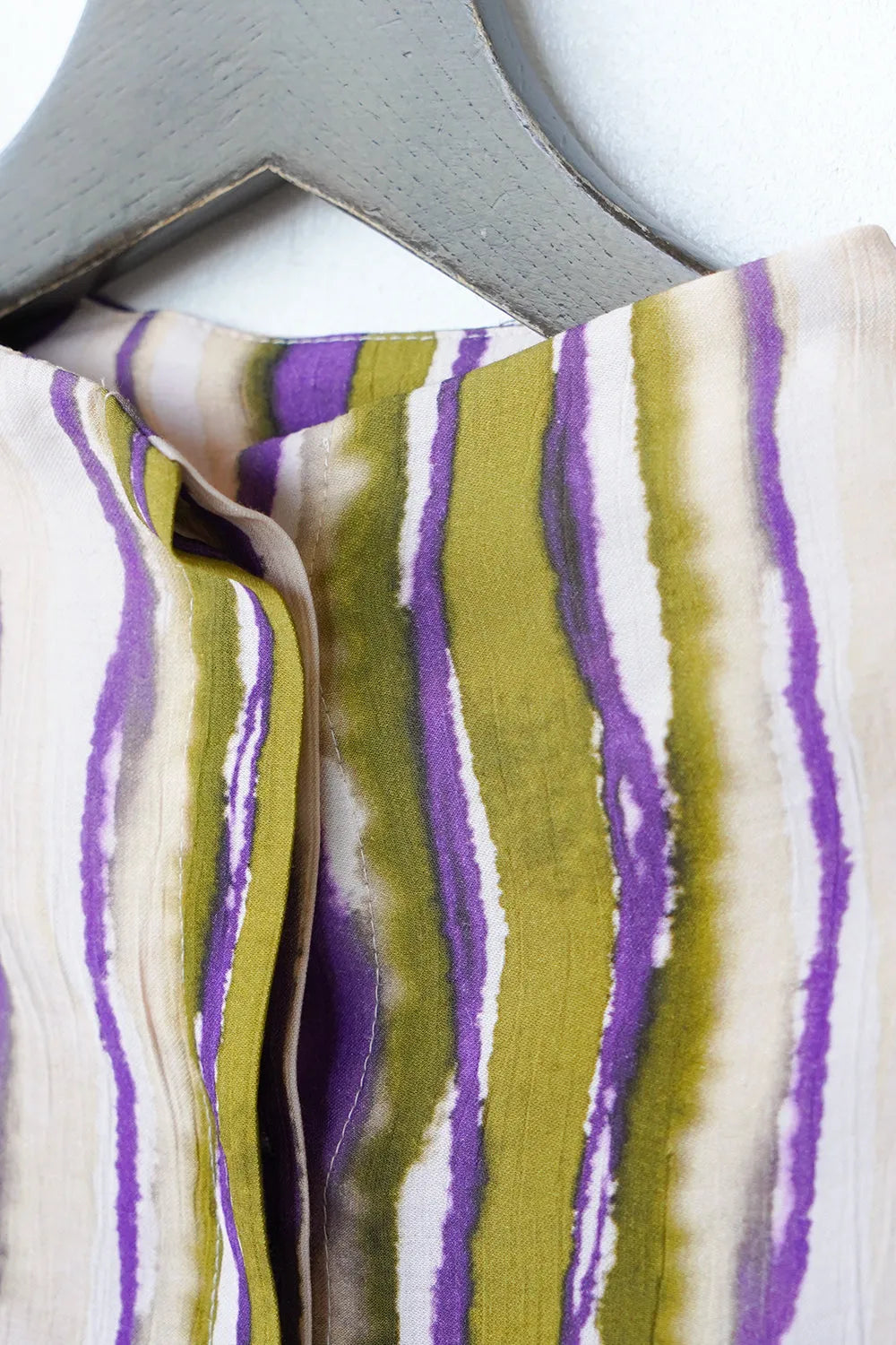 うねうねストライプハイネックチュニックブラウス