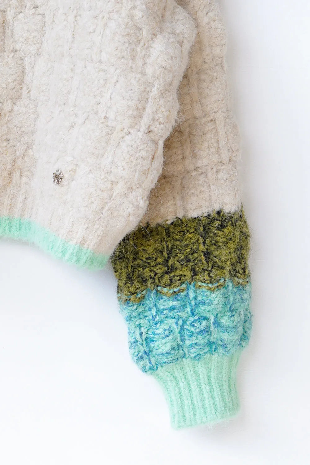 袖配色ボリュームニット