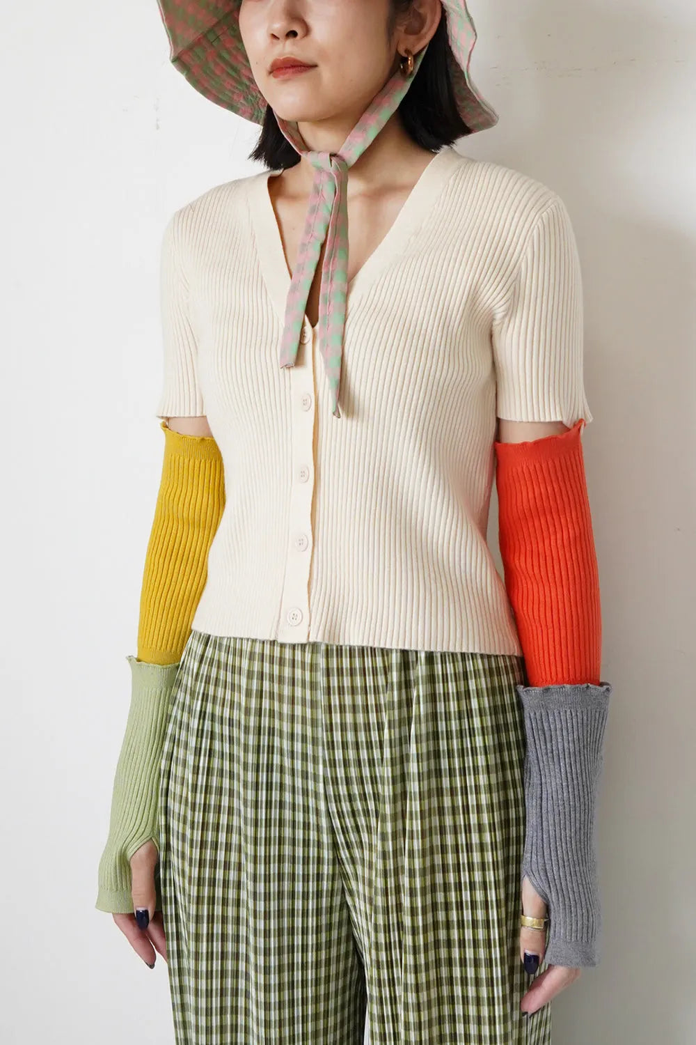 つぎはぎ配色スリーブリブニットカーディガン