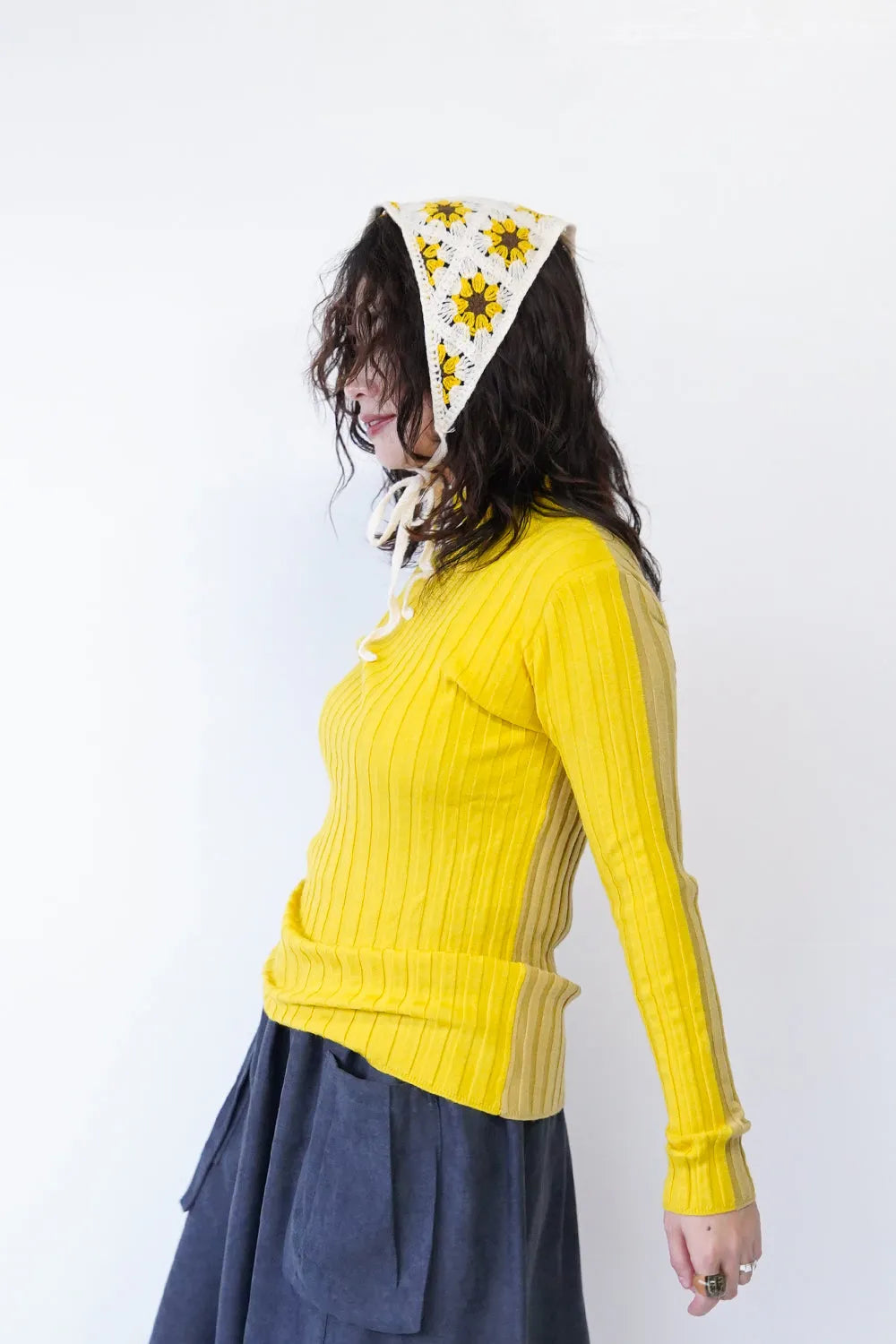 前後バイカラーハイネックニットソー