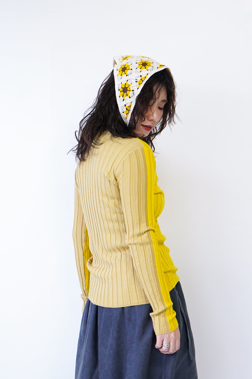 前後バイカラーハイネックニットソー – LILA & CITTA ONLINE SHOP