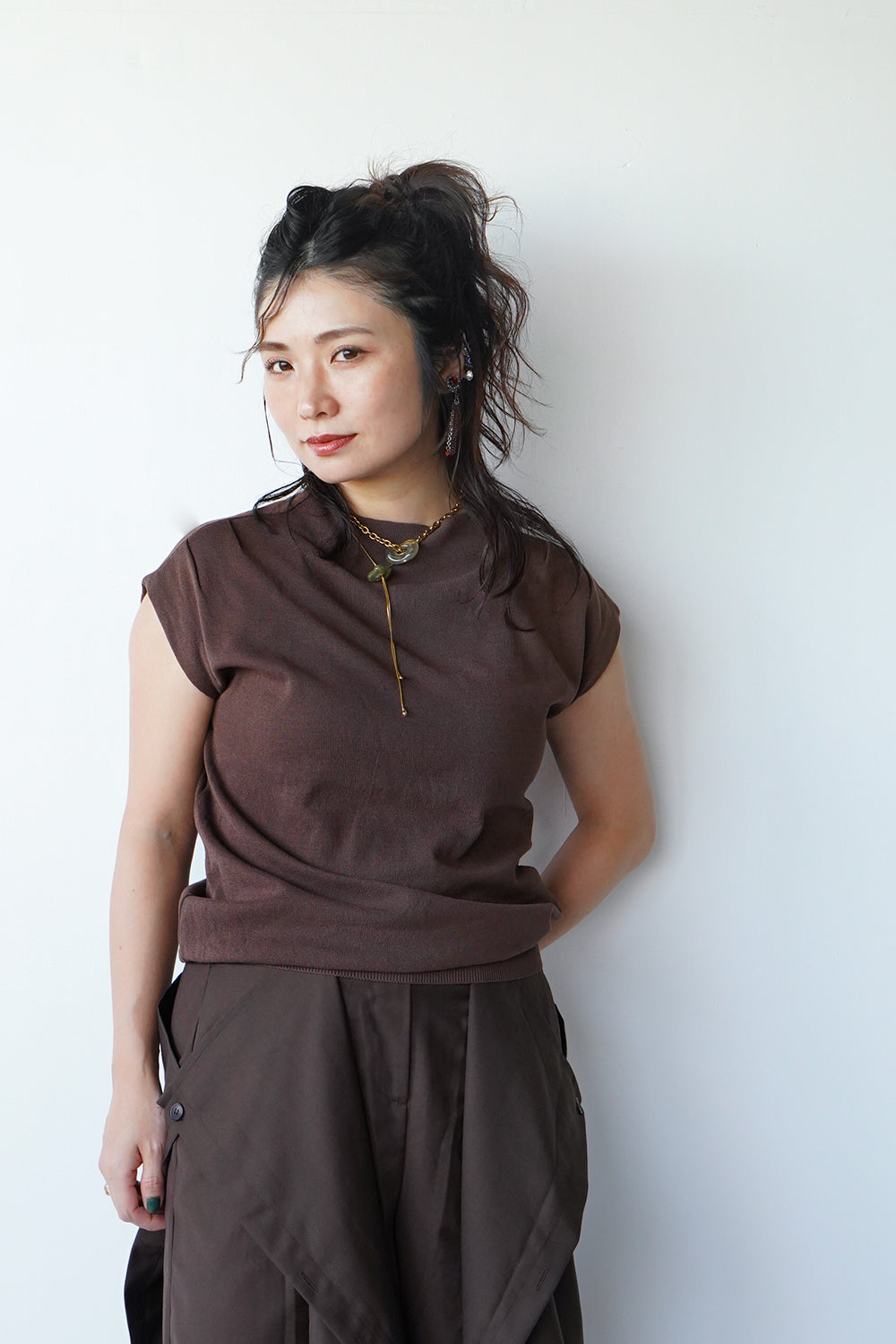 【新品/タグ付き】モガ ソアコティオーガンジーモックネックブラウス グレー 新品/タグ付き】モガ ソアコティオーガンジーモックネック