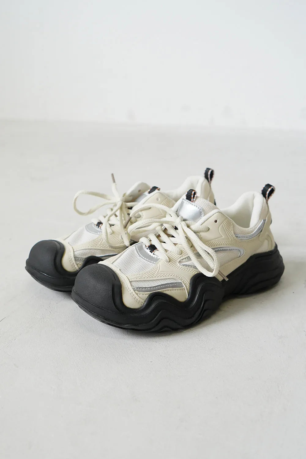 ウェーブソール配色スニーカー