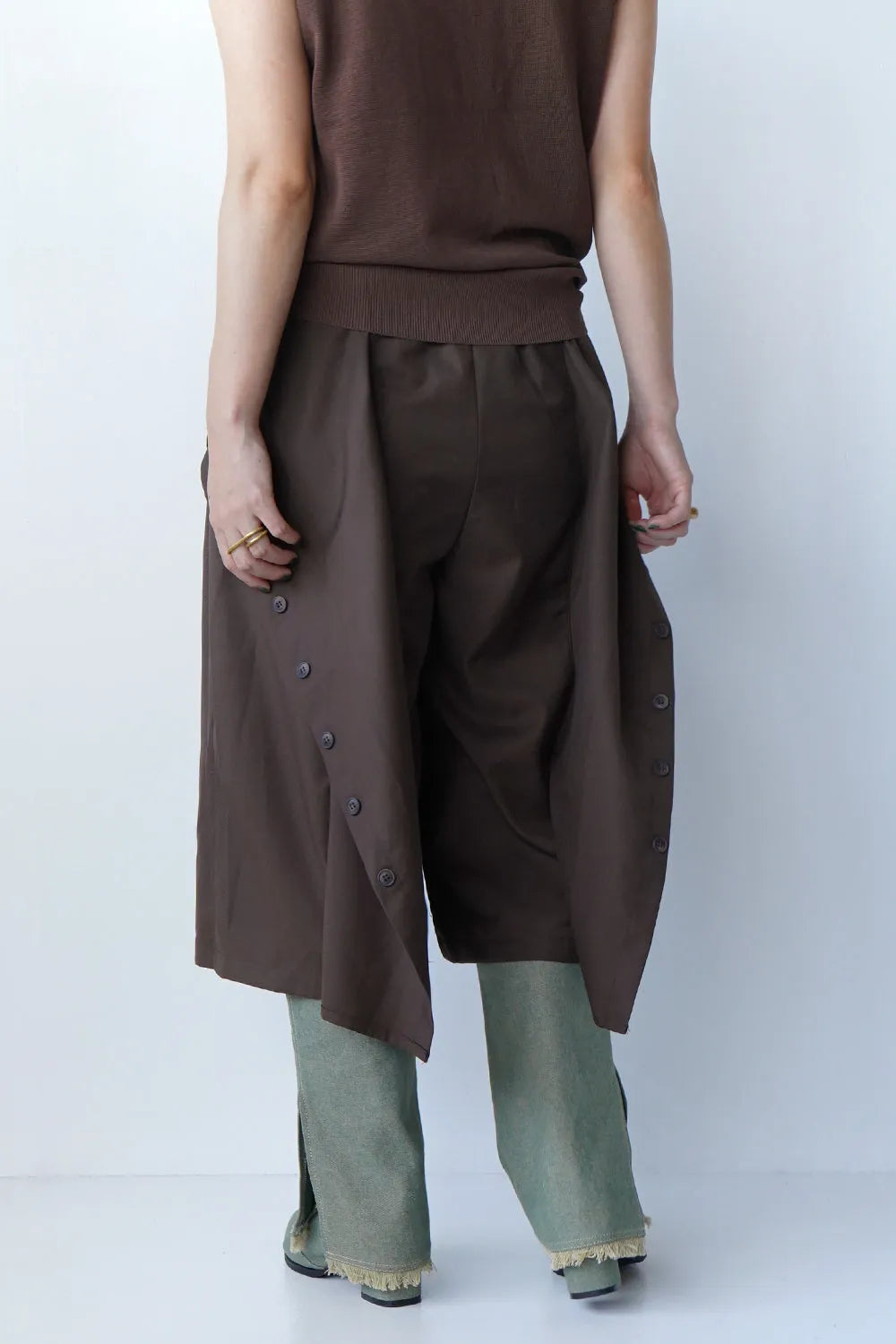 ボタンアレンジハーフワイドパンツ
