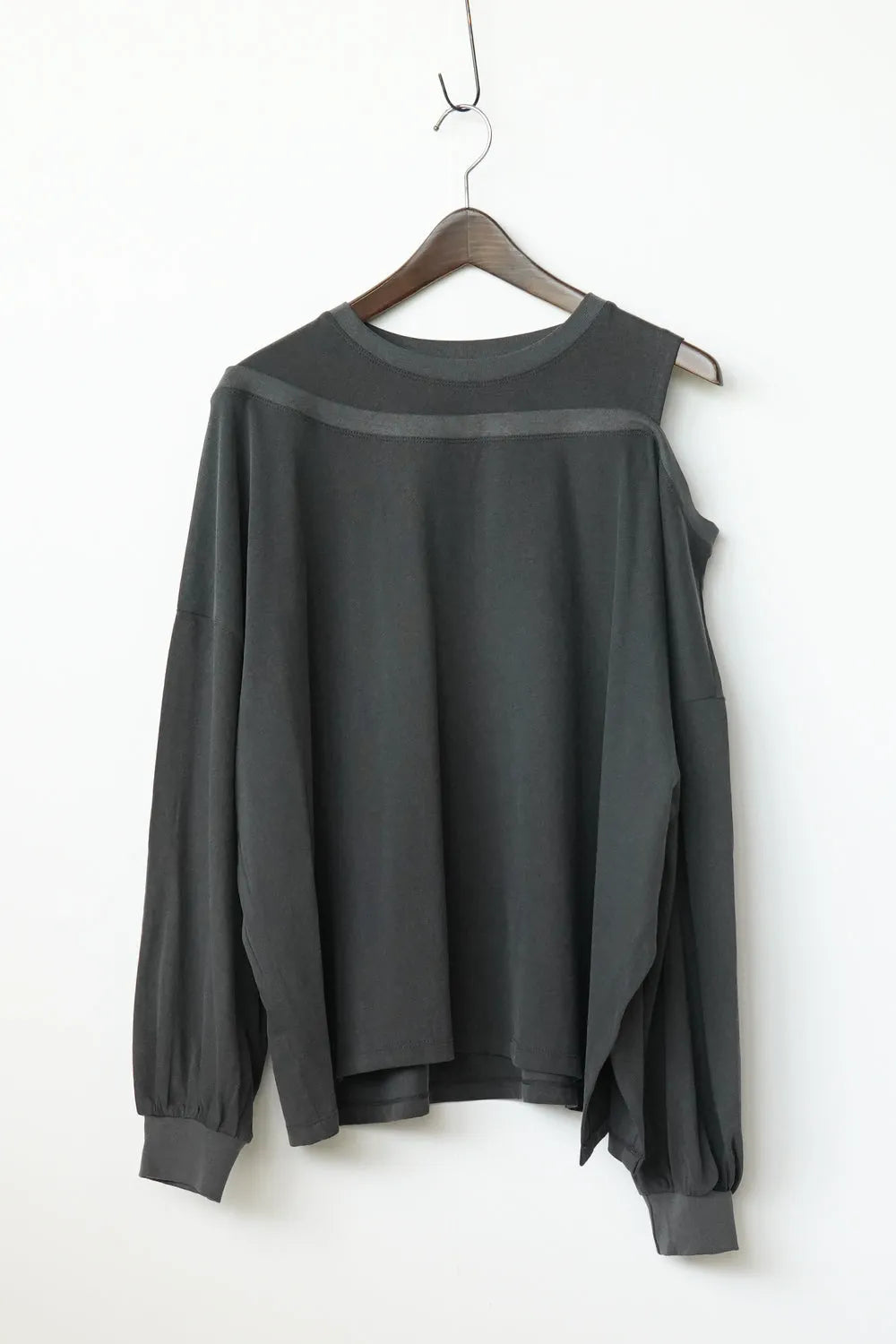 ワンショルオープンカットソー