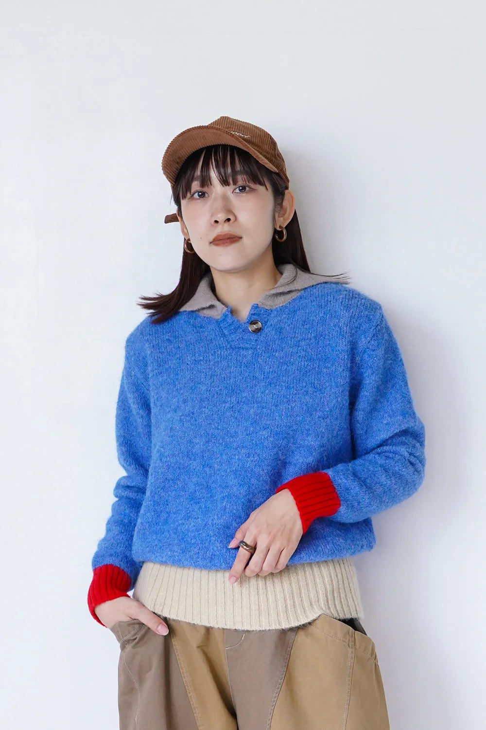 3配色衿付きニット