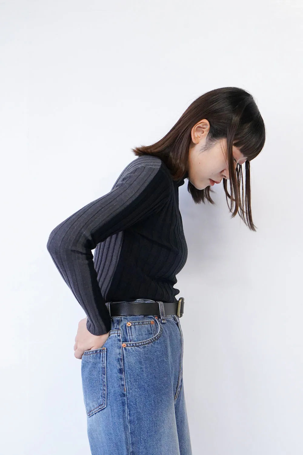 前後バイカラーハイネックニットソー