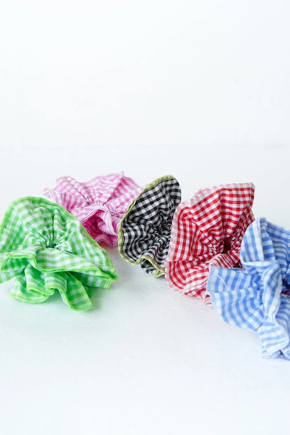 ギンガムチェックシュシュ