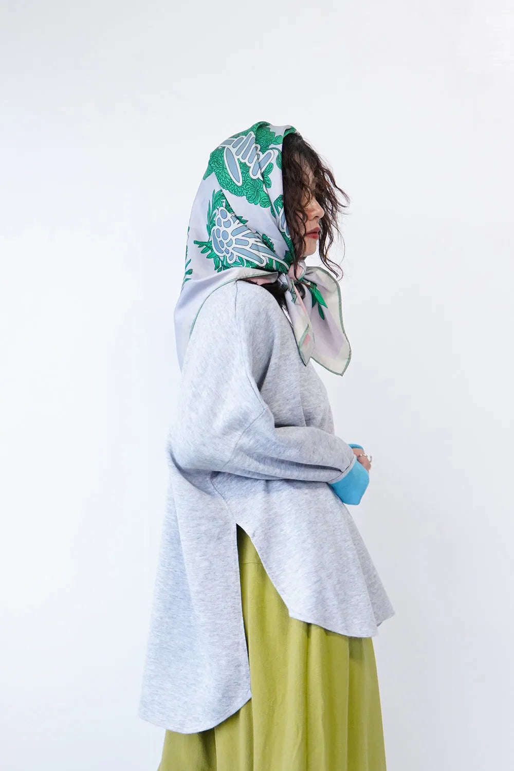 リバーシブルポンチョ風ニット