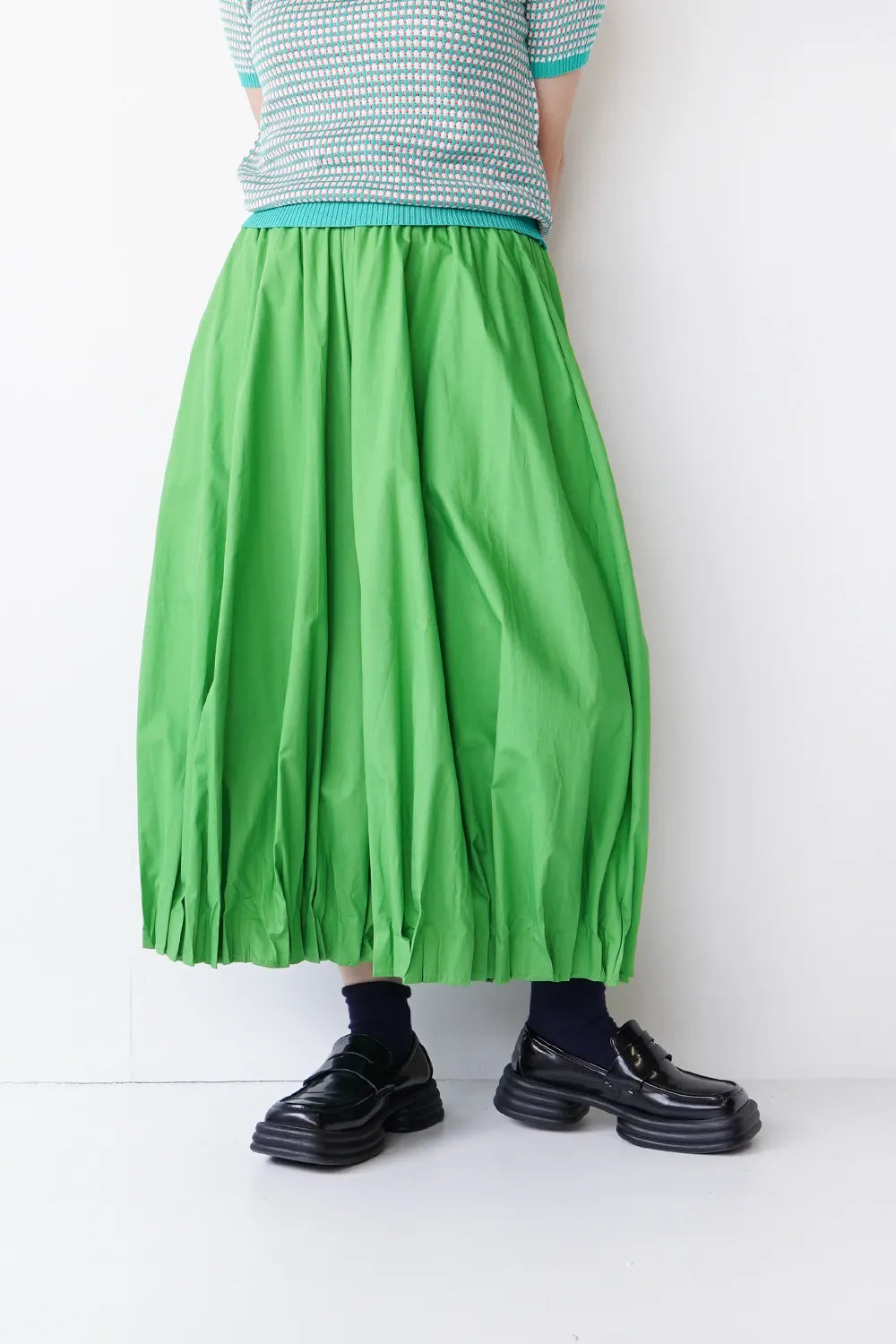 ヘムタックボリュームパンツ