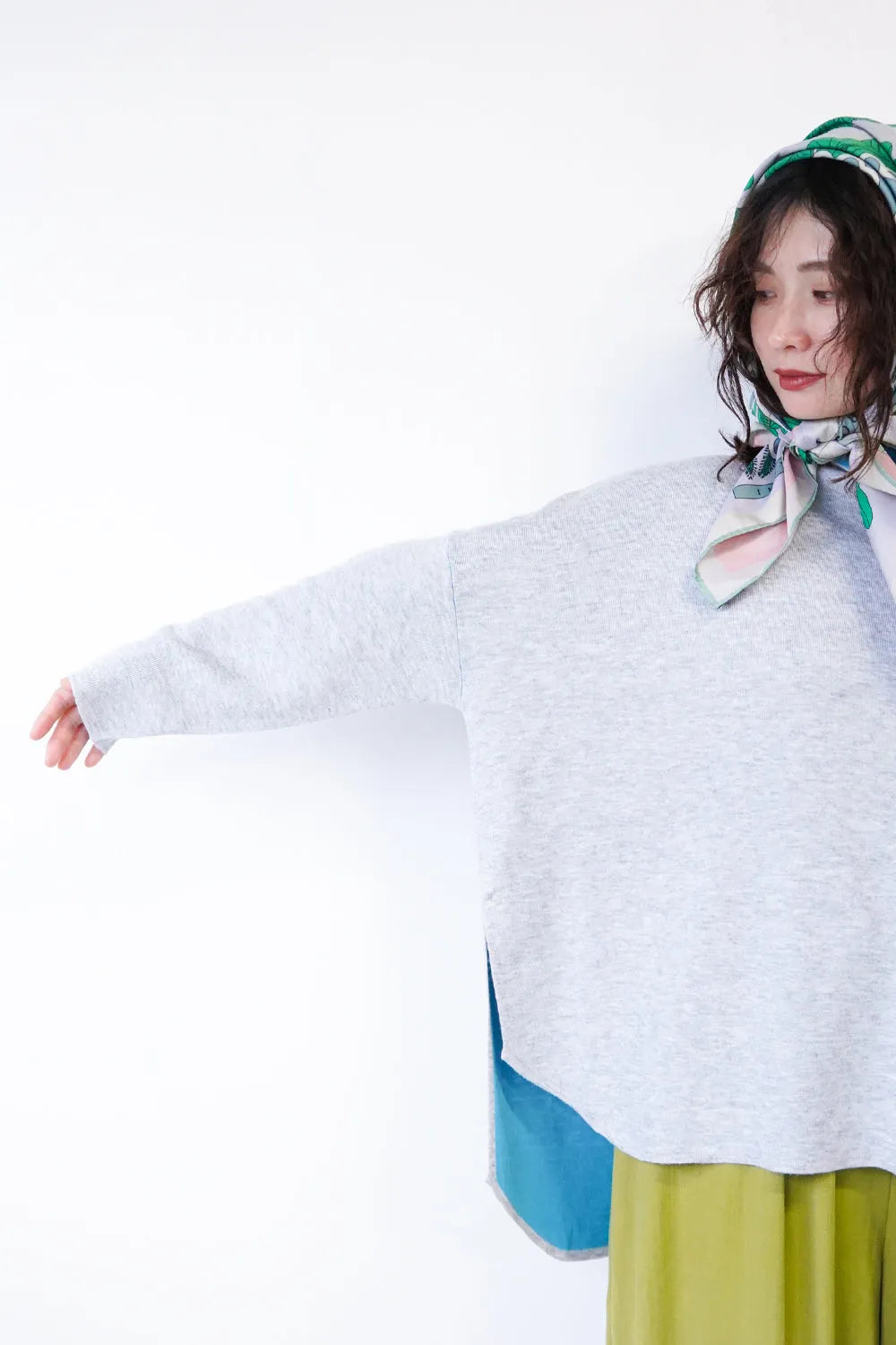 リバーシブルポンチョ風ニット