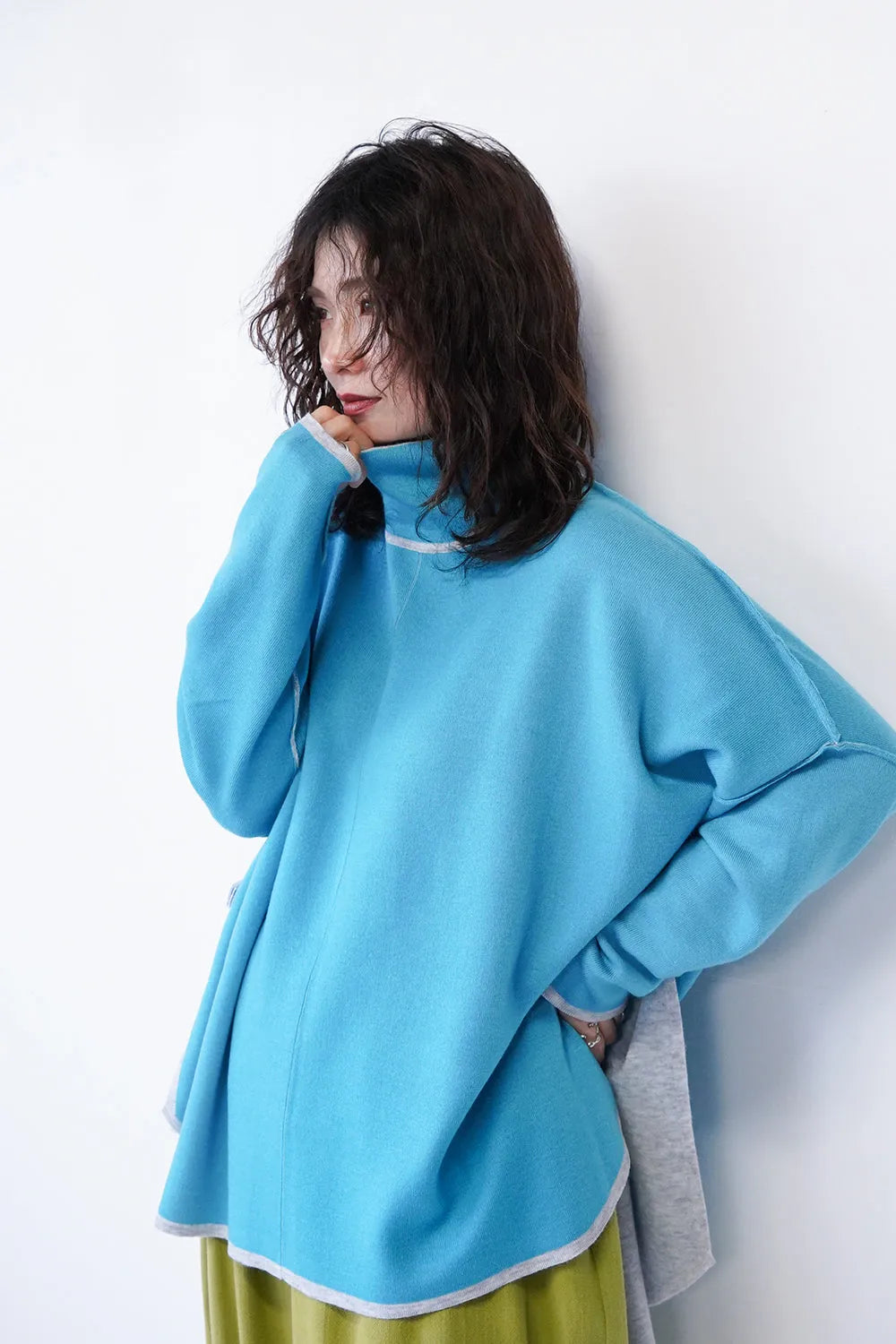 リバーシブルポンチョ風ニット