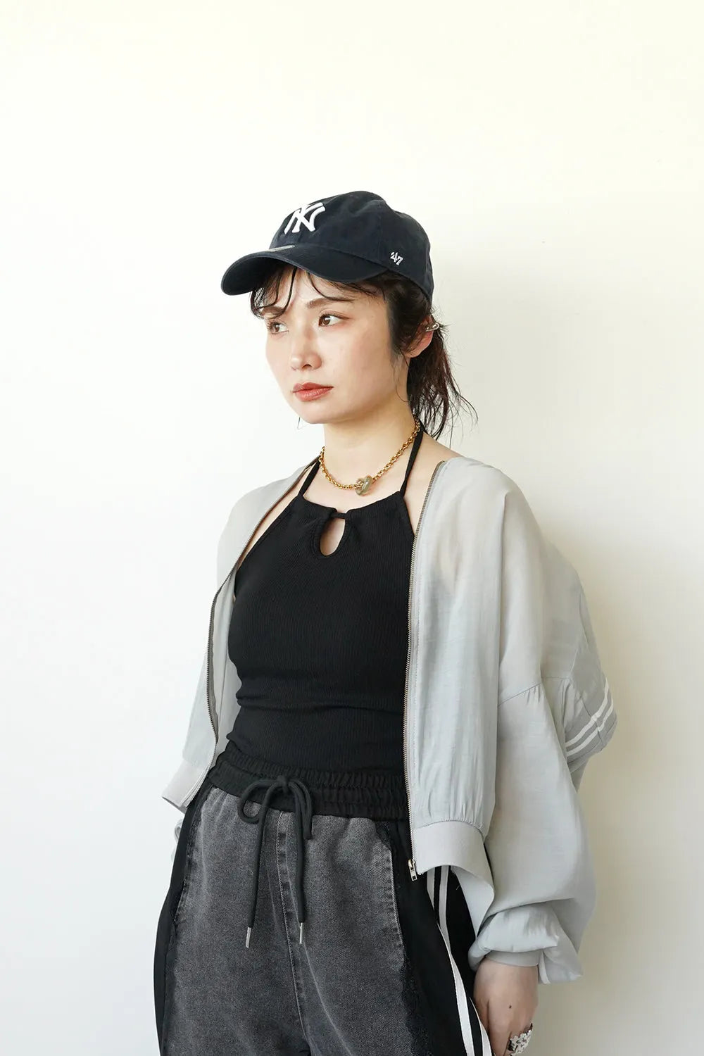 ホルターネックカップ付きキャミソール