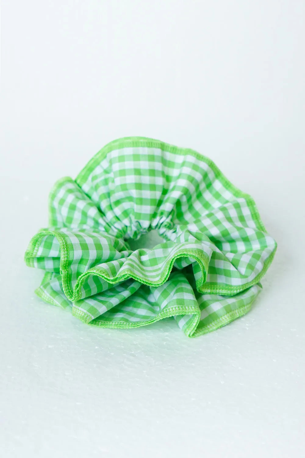 ギンガムチェックシュシュ