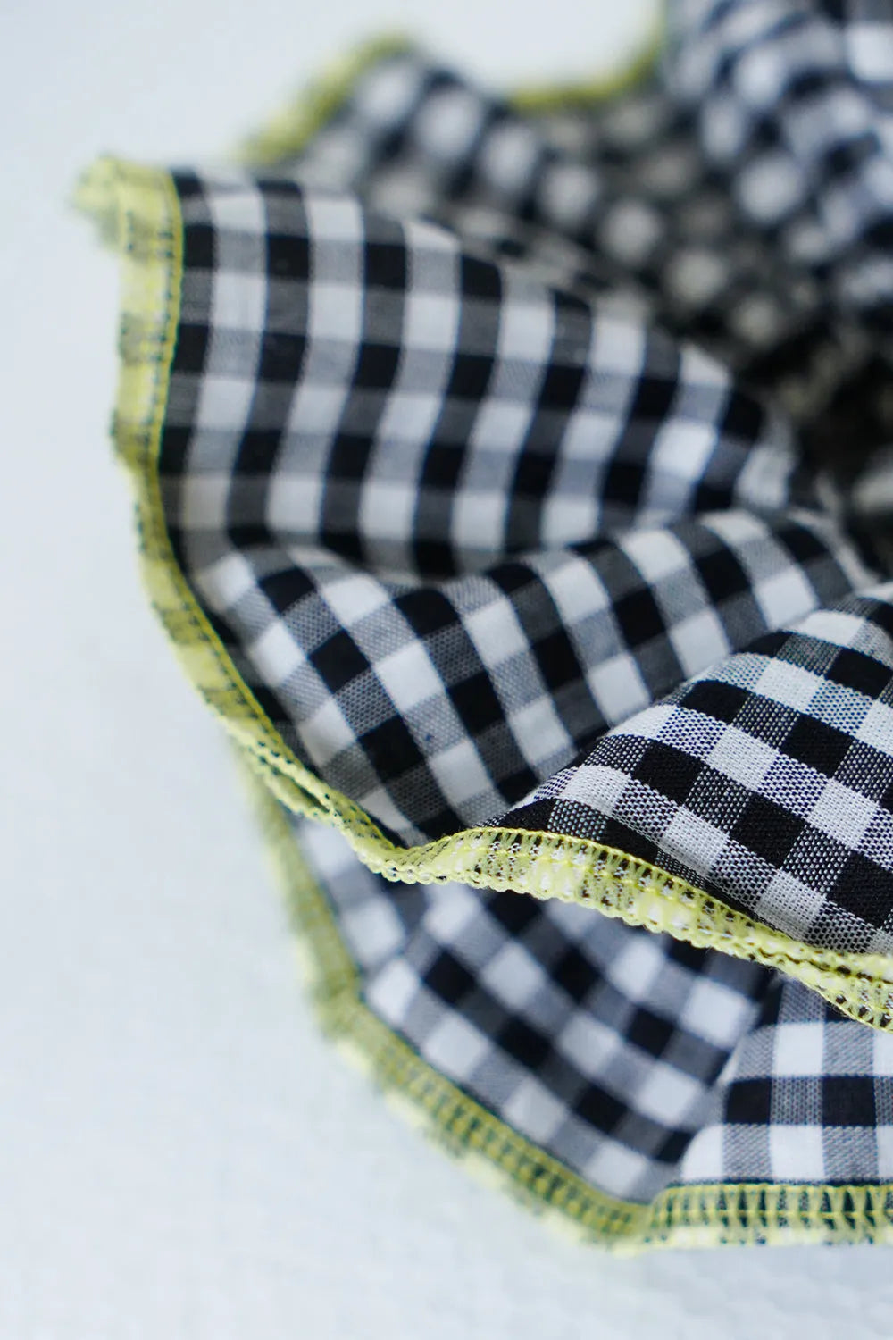 ギンガムチェックシュシュ