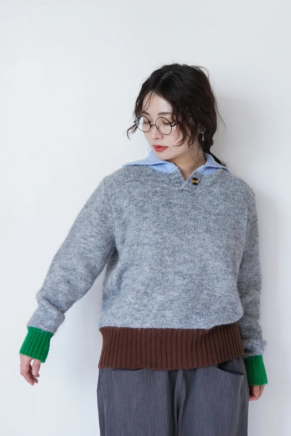 3配色衿付きニット