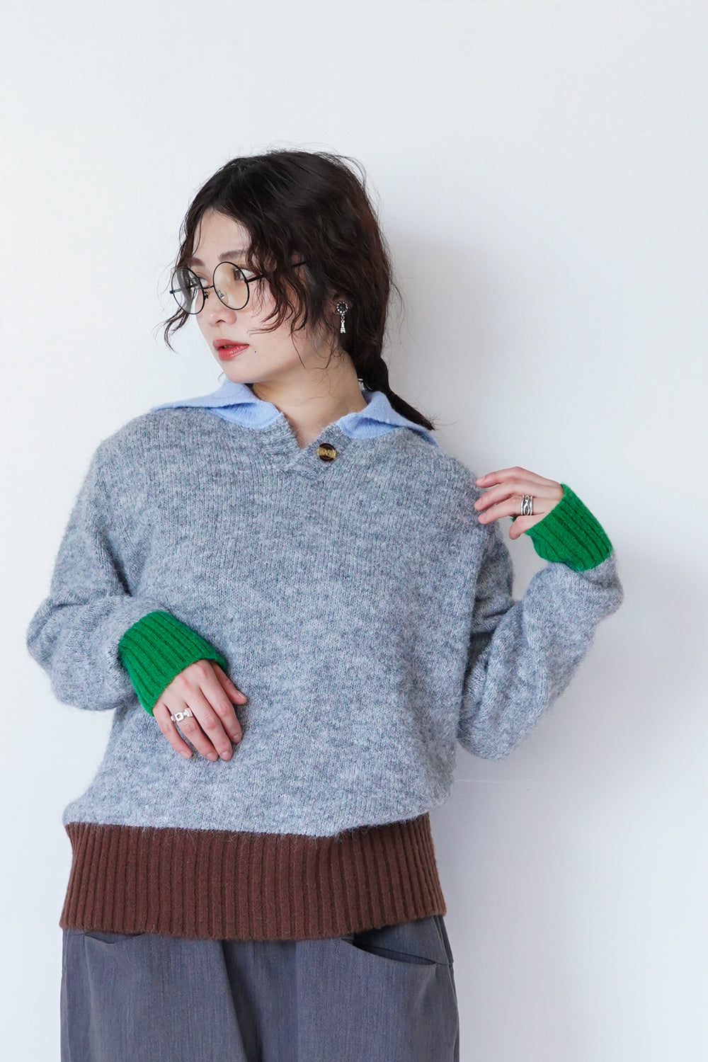 3配色衿付きニット
