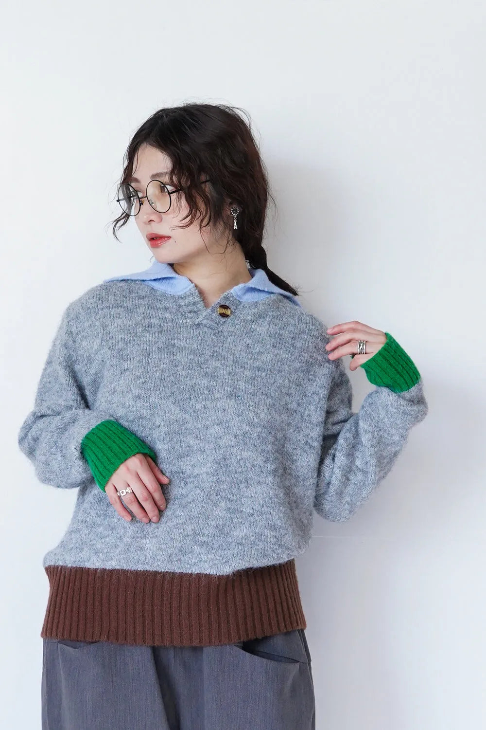 3配色衿付きニット
