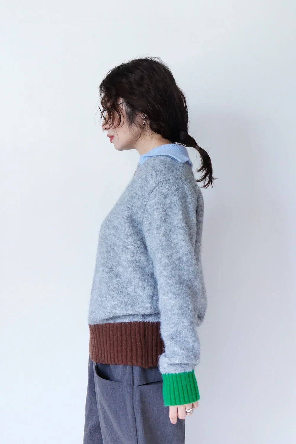 3配色衿付きニット