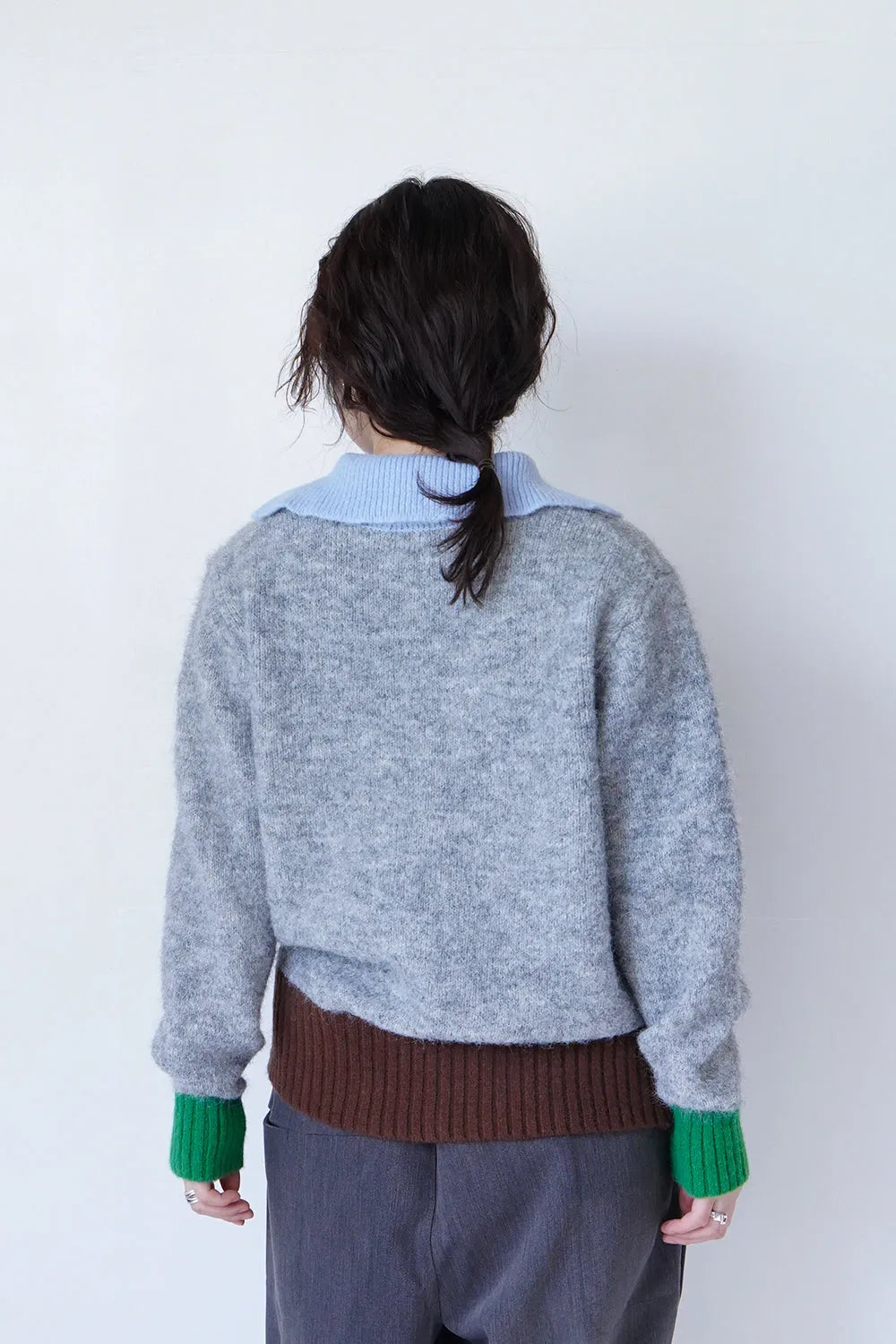 3配色衿付きニット