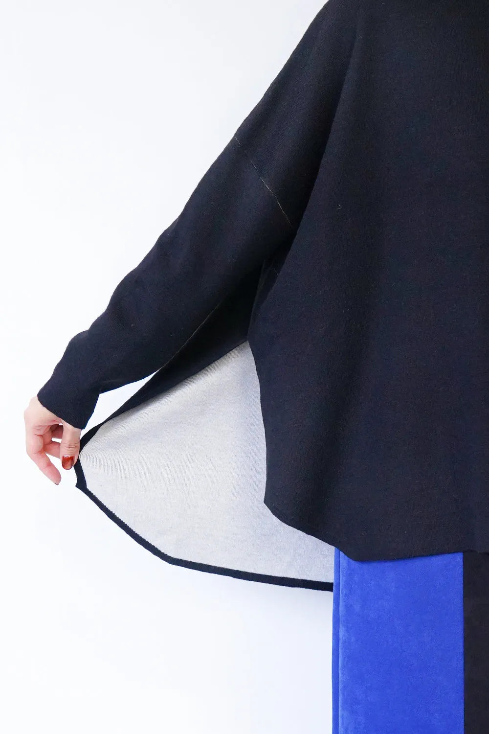 リバーシブルポンチョ風ニット