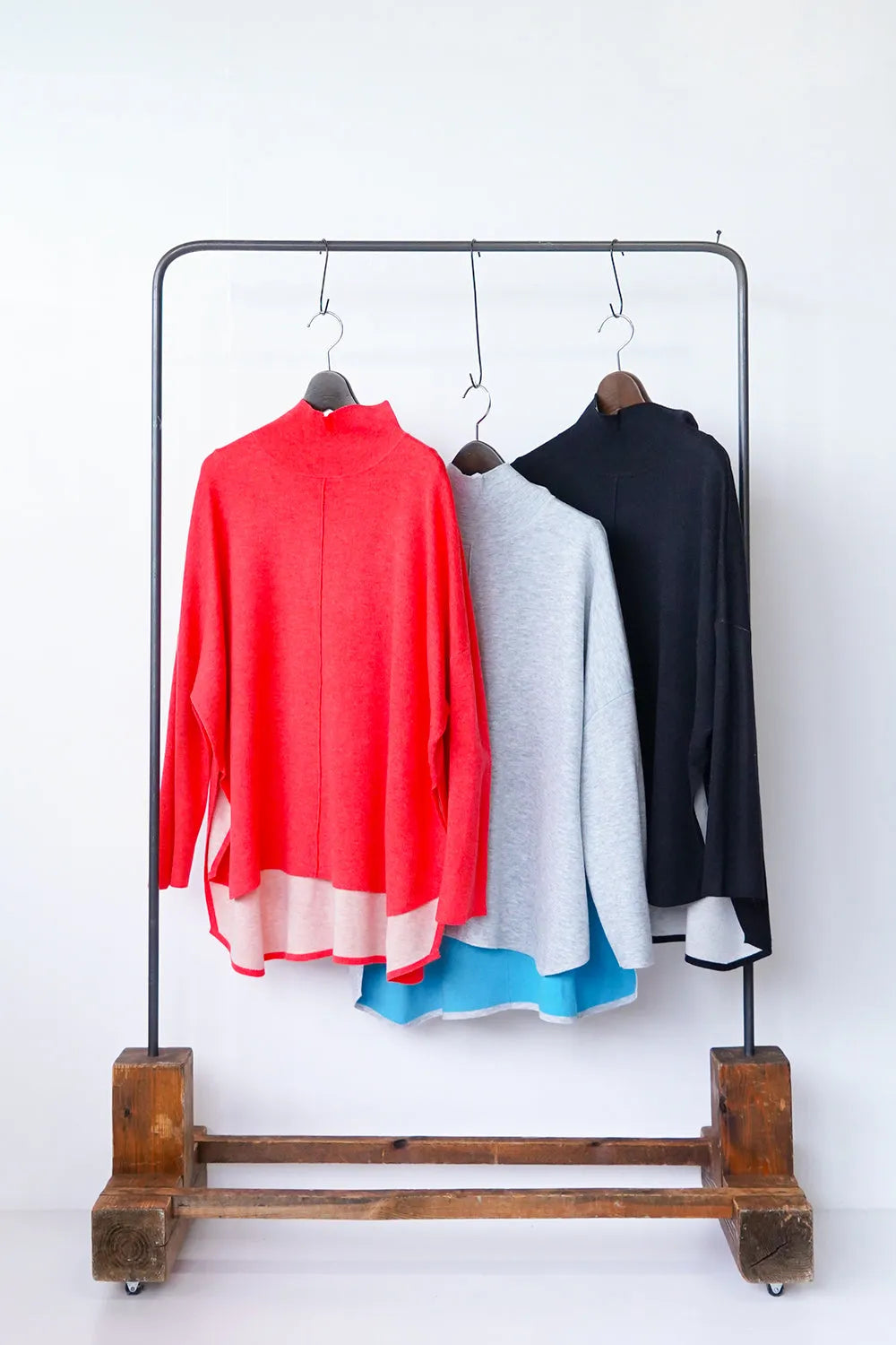 リバーシブルポンチョ風ニット